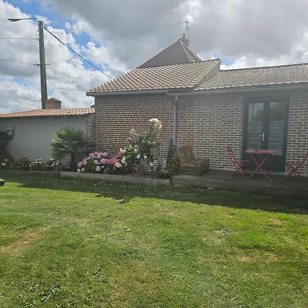 D Hotes Le Pigeonnier Bed & Breakfast Fromelles