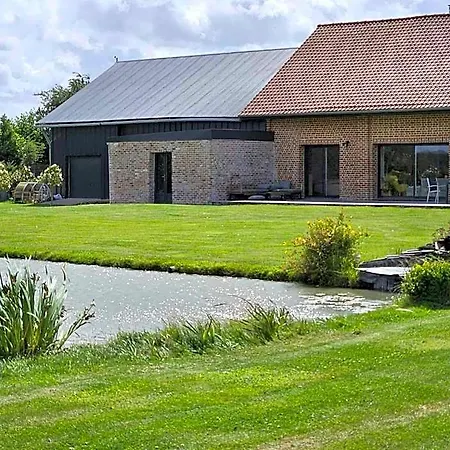 D Hotes Le Pigeonnier 3*